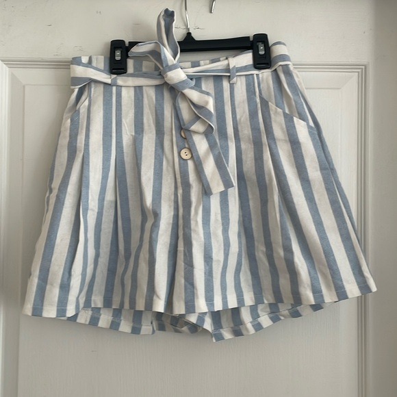 Francesca’s Striped Shorts - Picture 1 of 2